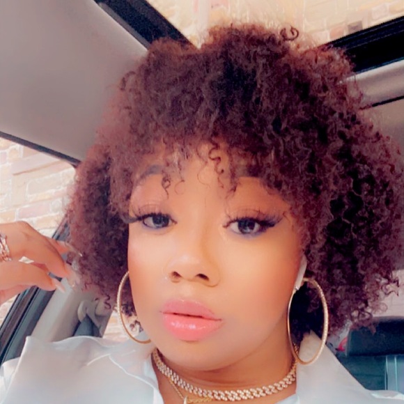 Meet your Posher, Crystal - Picture 6 of 10